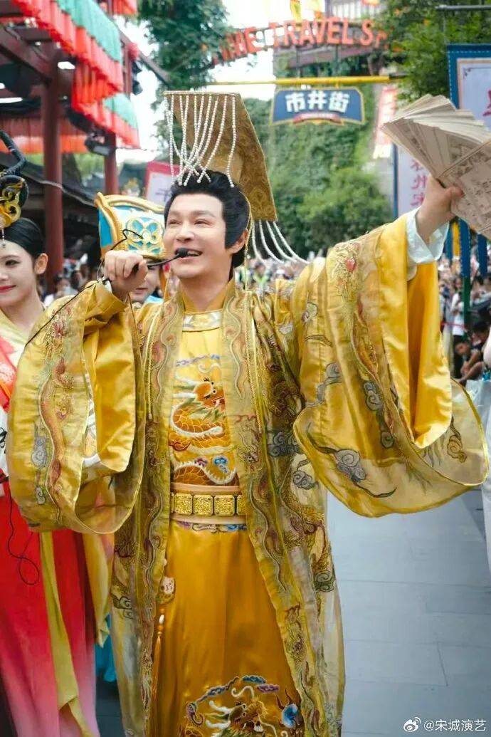 他什么时候退圈的？
