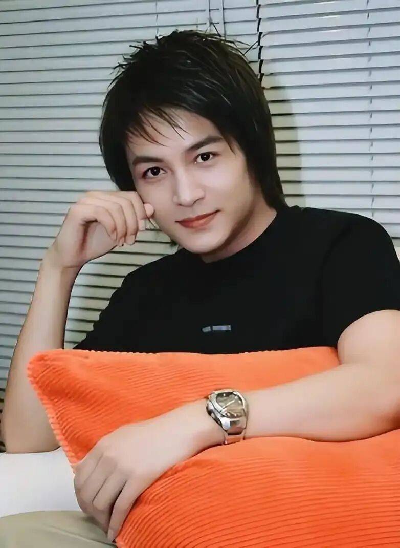 他什么时候退圈的？