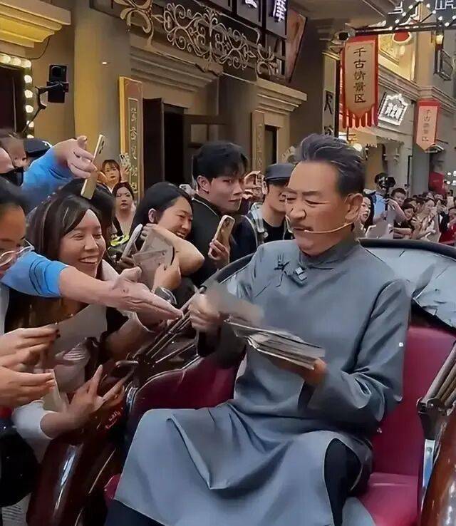 他什么时候退圈的？